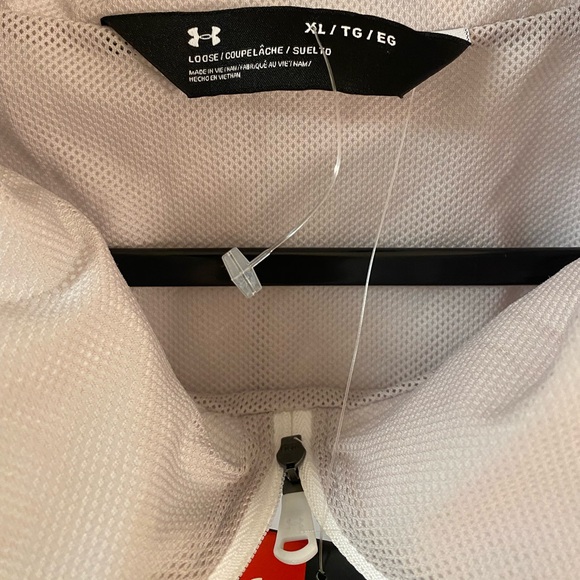 Women’s Under Armour Windbreaker Vest—XL - Picture 6 of 13